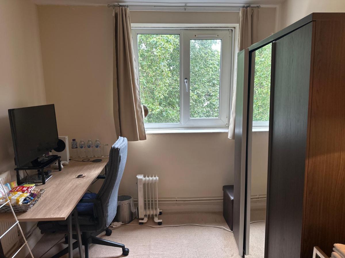 Cozy Room In Shared Home Near Canary Wharf London Kültér fotó